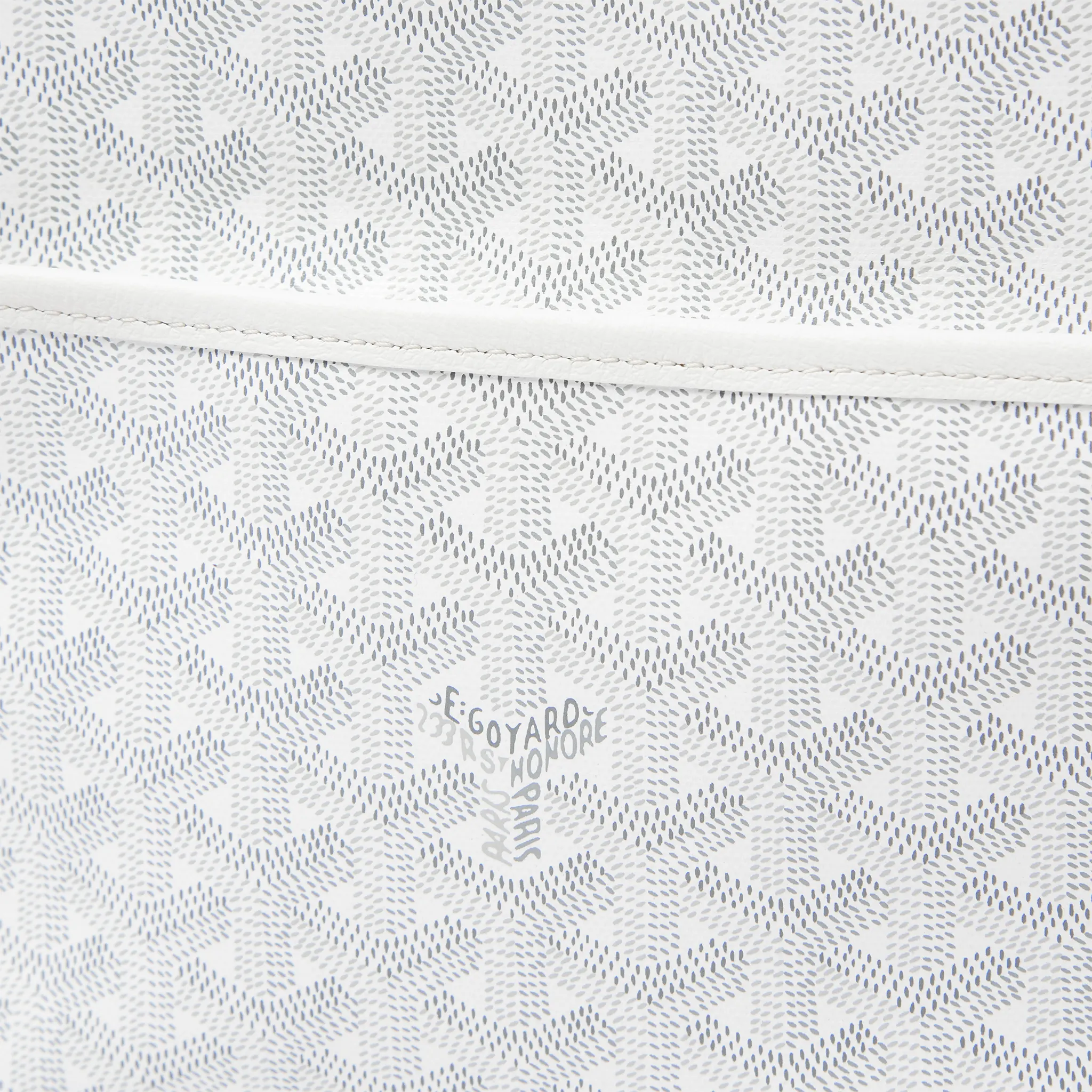 Detailed View of Goyard Jouvence MM White Washbag JOUVENMMLTY50CL50P